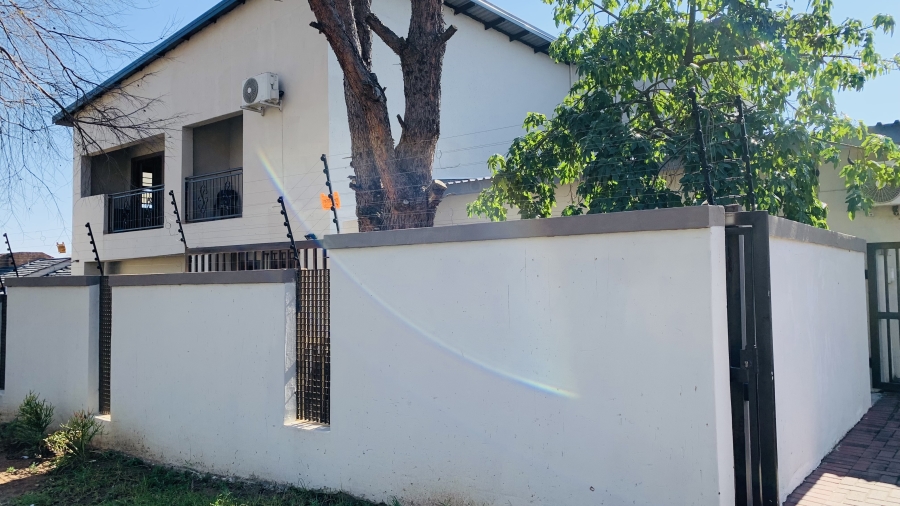 To Let Commercial Property for Rent in Noordwyk Gauteng