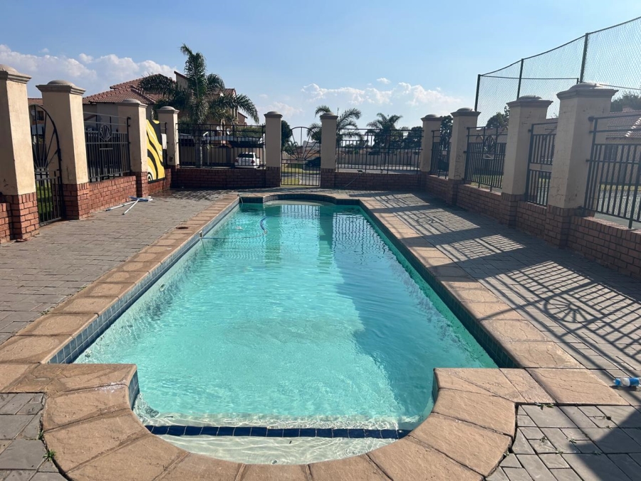 3 Bedroom Property for Sale in Halfway Gardens Gauteng