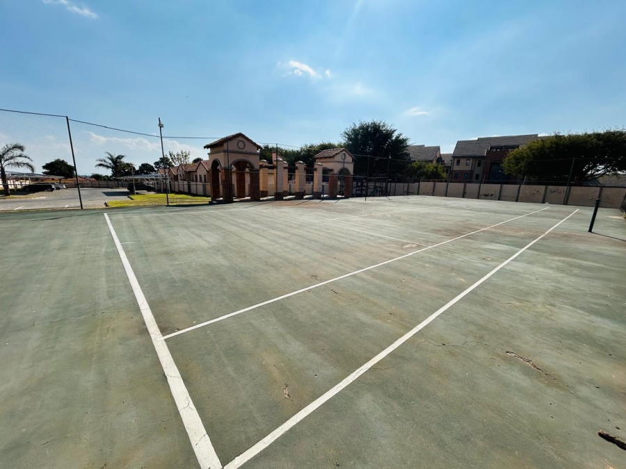 3 Bedroom Property for Sale in Halfway Gardens Gauteng