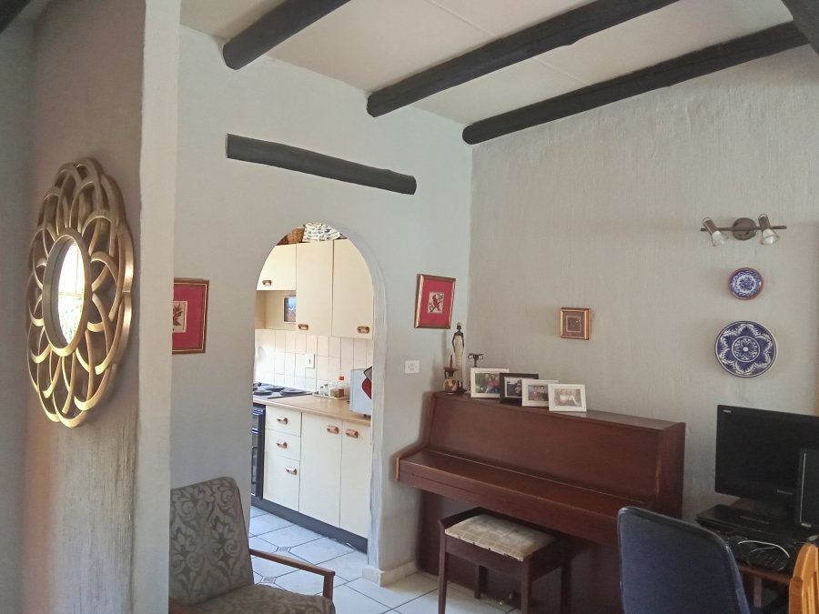 2 Bedroom Property for Sale in Roodekrans Gauteng