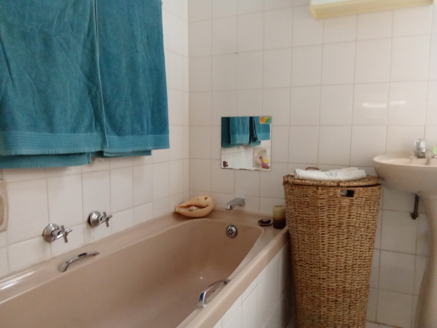 2 Bedroom Property for Sale in Roodekrans Gauteng