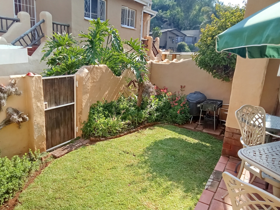 2 Bedroom Property for Sale in Roodekrans Gauteng
