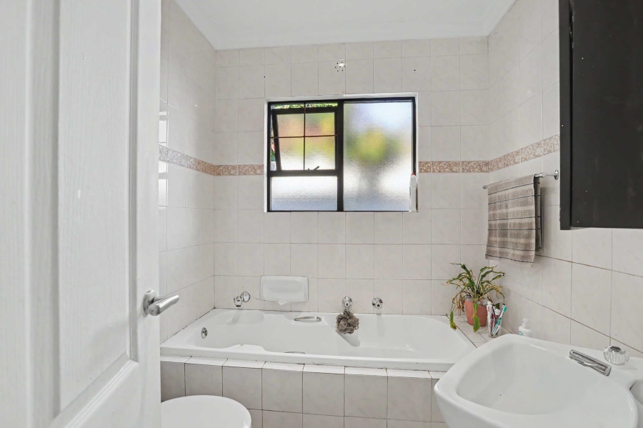 3 Bedroom Property for Sale in North Riding Gauteng