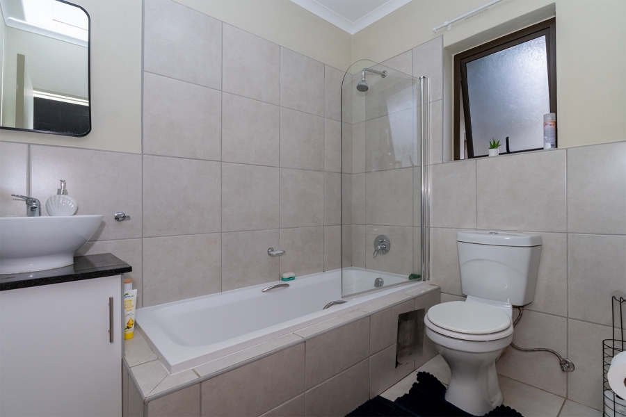 1 Bedroom Property for Sale in Norton Park Gauteng