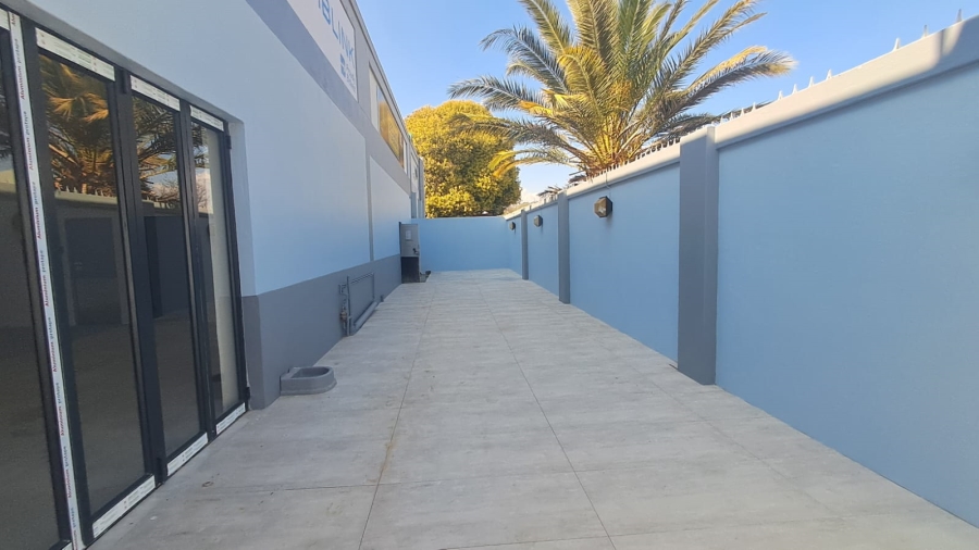 To Let Commercial Property for Rent in Waterkloof Ridge Gauteng