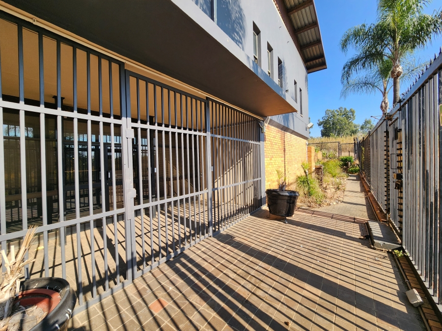 To Let Commercial Property for Rent in Jan Niemand Park Gauteng