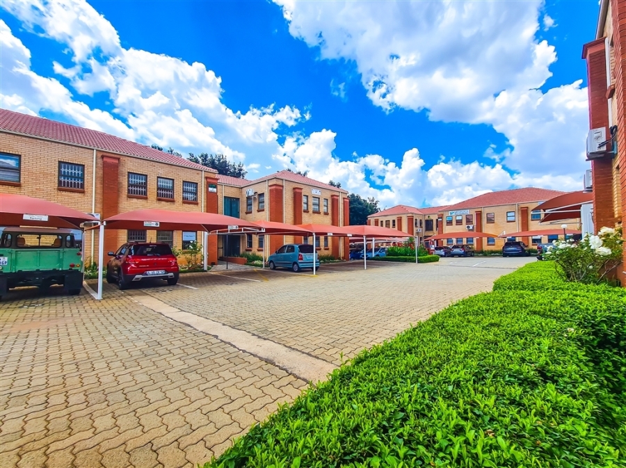 To Let Commercial Property for Rent in Allens Nek Gauteng