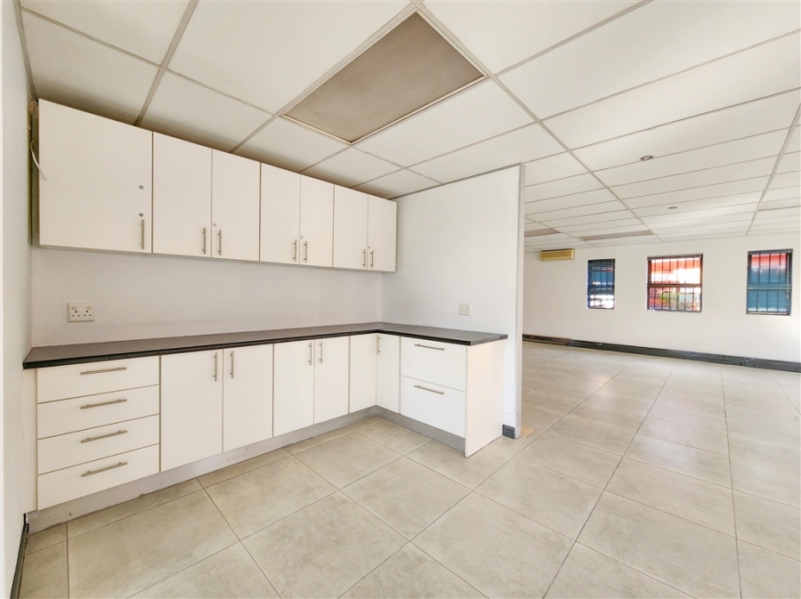 To Let Commercial Property for Rent in Allens Nek Gauteng