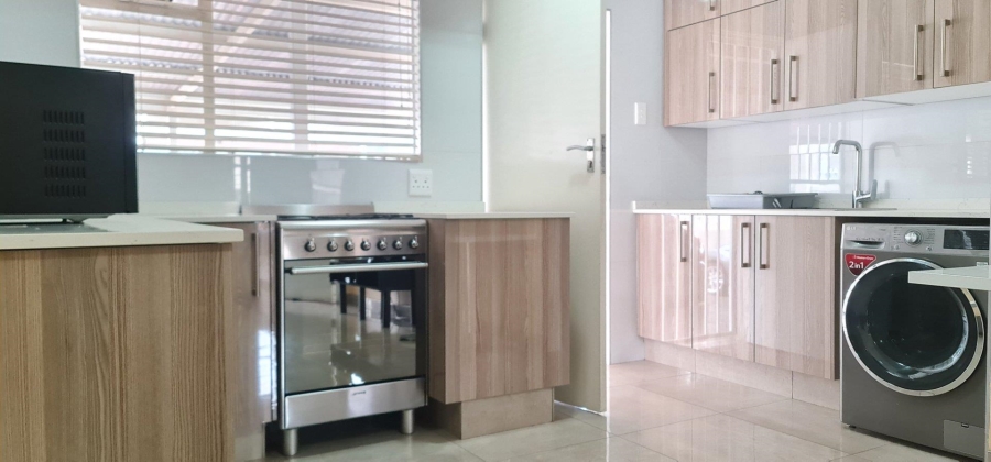 To Let 1 Bedroom Property for Rent in Buccleuch Gauteng