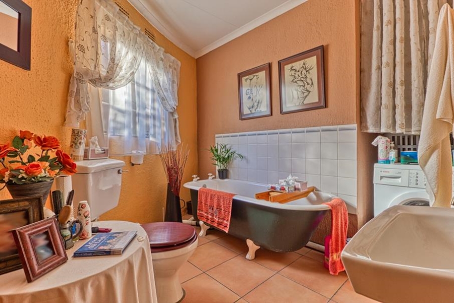 To Let 2 Bedroom Property for Rent in Fourways Gauteng