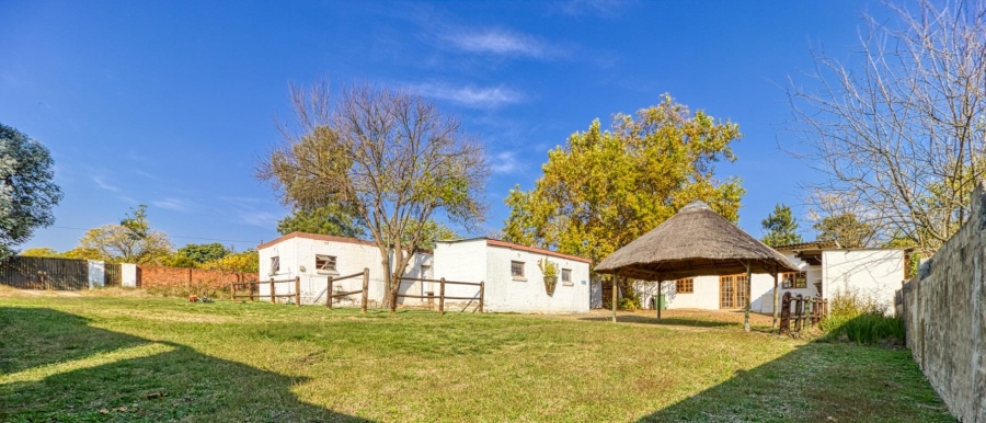 To Let 2 Bedroom Property for Rent in Fourways Gauteng
