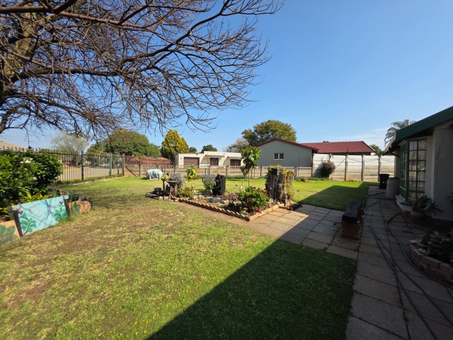 3 Bedroom Property for Sale in Heuweloord Gauteng