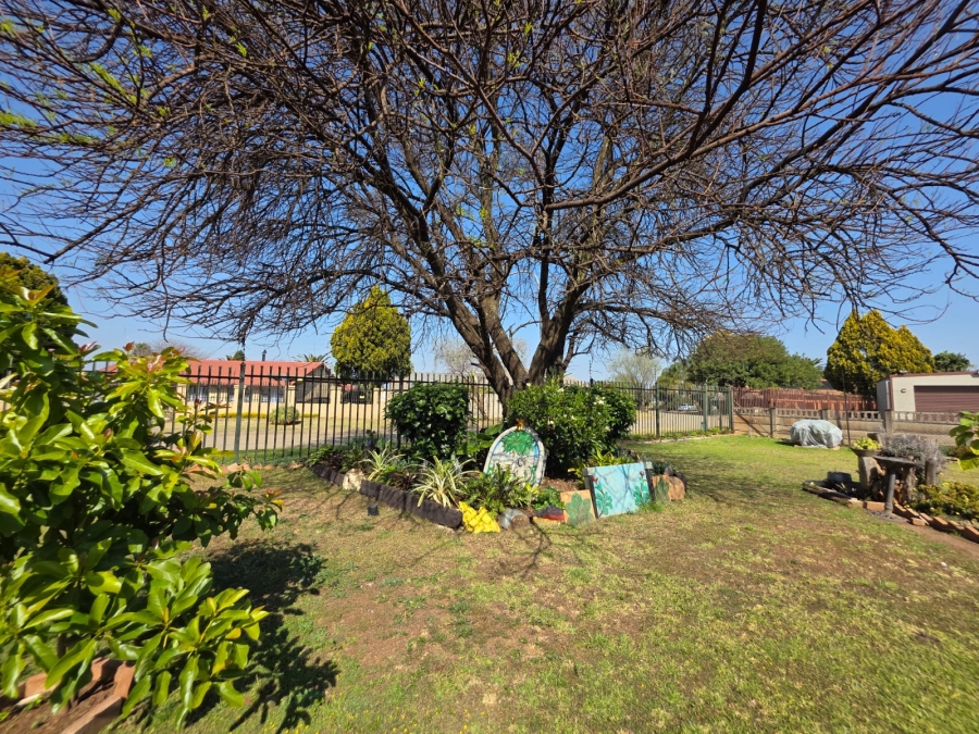 3 Bedroom Property for Sale in Heuweloord Gauteng