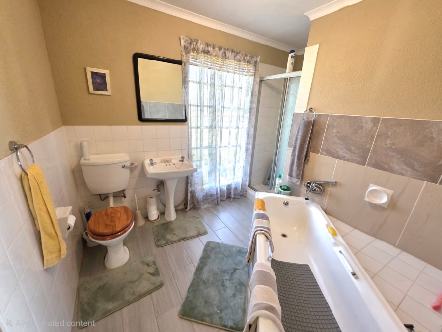 3 Bedroom Property for Sale in Heuweloord Gauteng