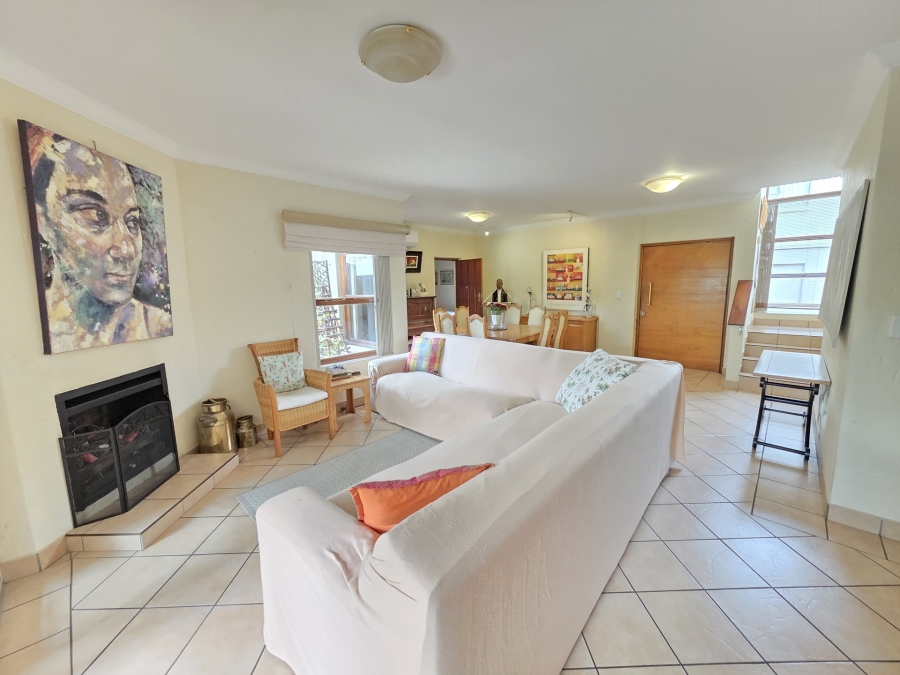 To Let 5 Bedroom Property for Rent in Woodhill Estate Gauteng