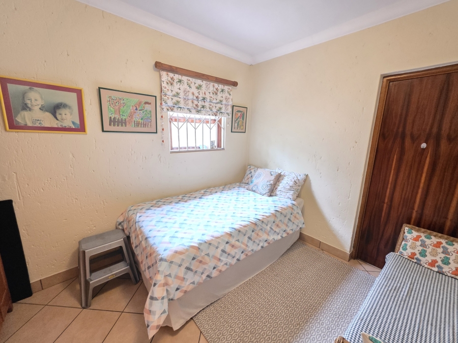 To Let 5 Bedroom Property for Rent in Woodhill Estate Gauteng