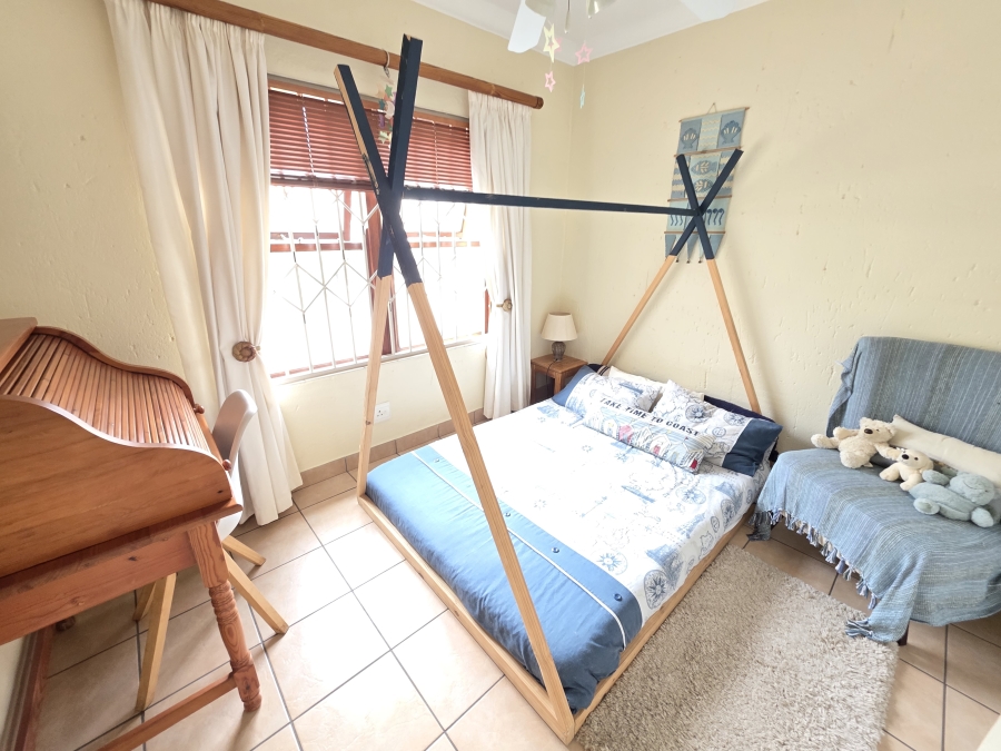 To Let 5 Bedroom Property for Rent in Woodhill Estate Gauteng