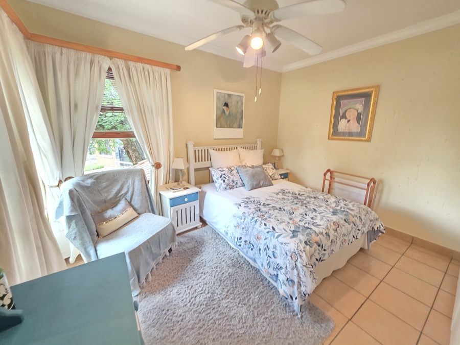 To Let 5 Bedroom Property for Rent in Woodhill Estate Gauteng