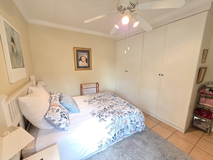 To Let 5 Bedroom Property for Rent in Woodhill Estate Gauteng