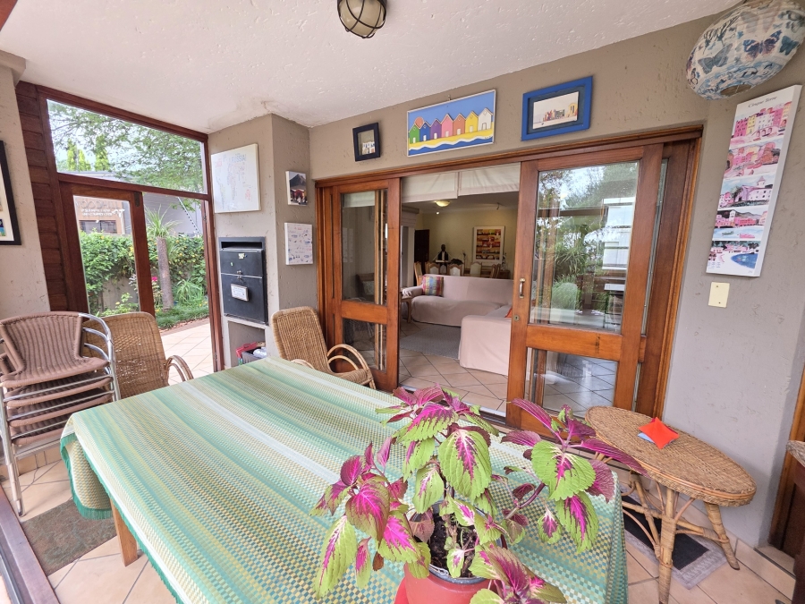 To Let 5 Bedroom Property for Rent in Woodhill Estate Gauteng