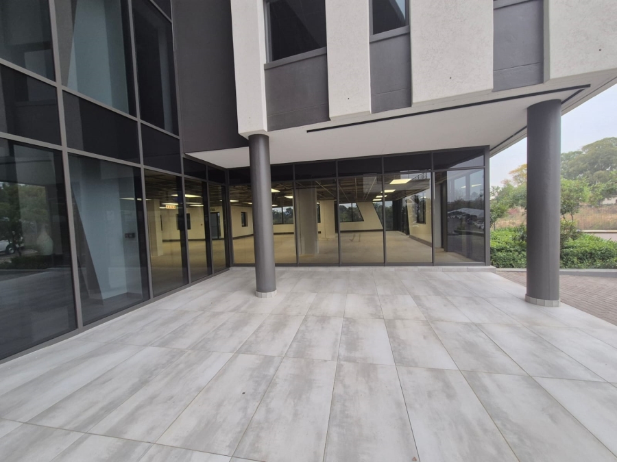 To Let Commercial Property for Rent in Die Hoewes Gauteng