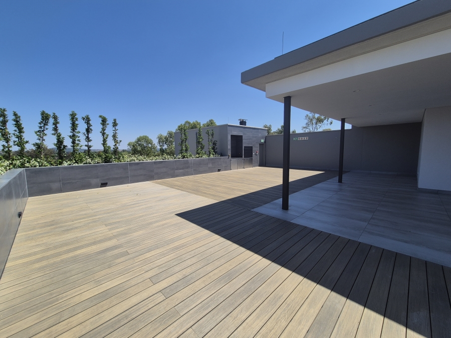 To Let Commercial Property for Rent in Die Hoewes Gauteng