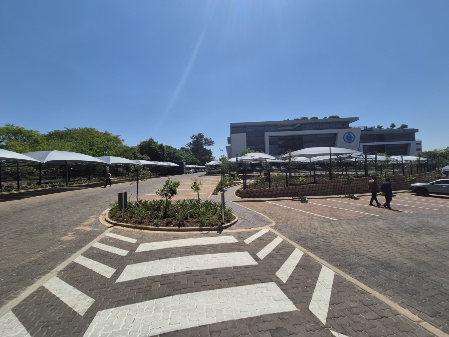 To Let Commercial Property for Rent in Die Hoewes Gauteng