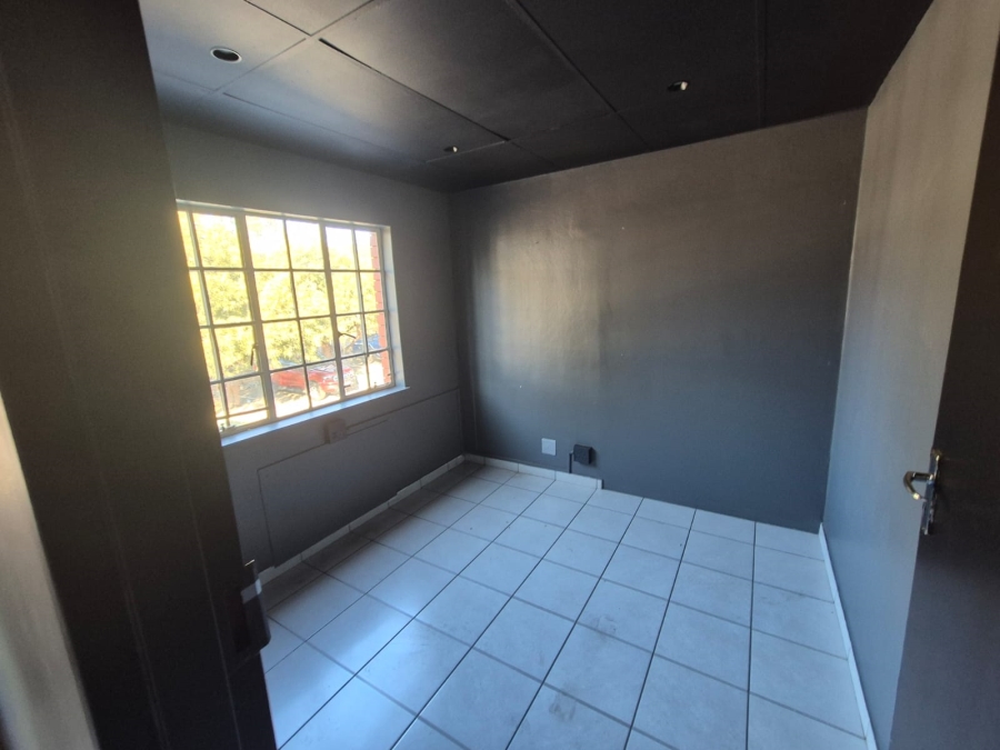 To Let Commercial Property for Rent in Hennops Park Industrial Gauteng