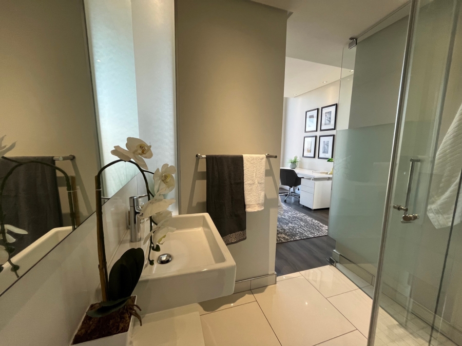 To Let 2 Bedroom Property for Rent in Sandhurst Gauteng