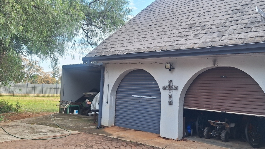 4 Bedroom Property for Sale in Vaalview Gauteng