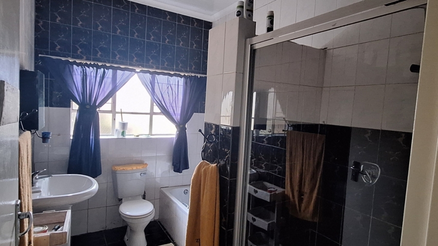 4 Bedroom Property for Sale in Vaalview Gauteng