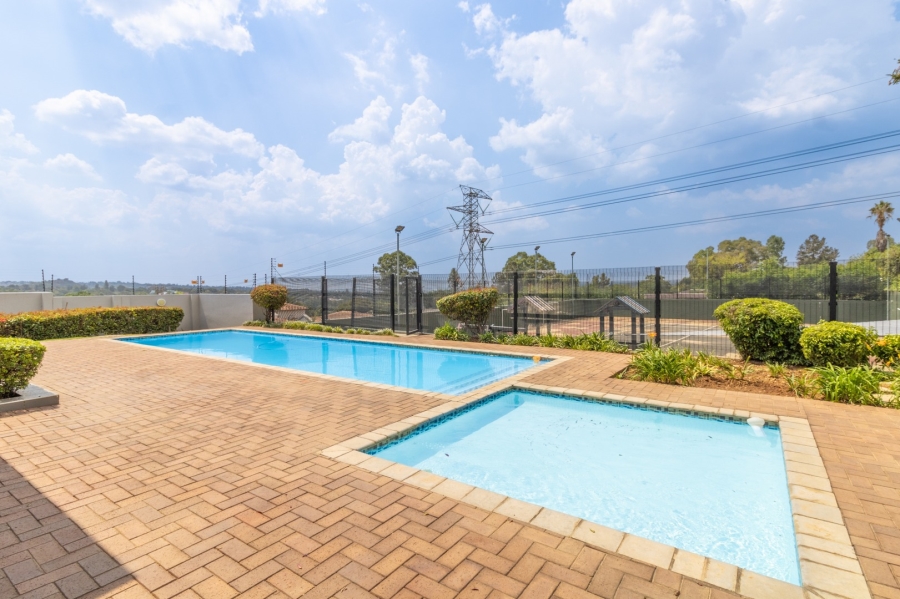 To Let 2 Bedroom Property for Rent in Paulshof Gauteng