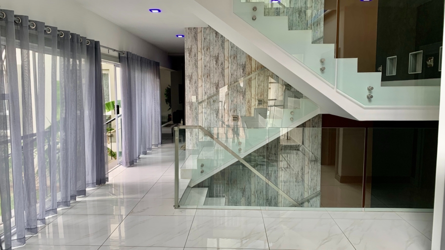 To Let 4 Bedroom Property for Rent in Hyde Park Gauteng