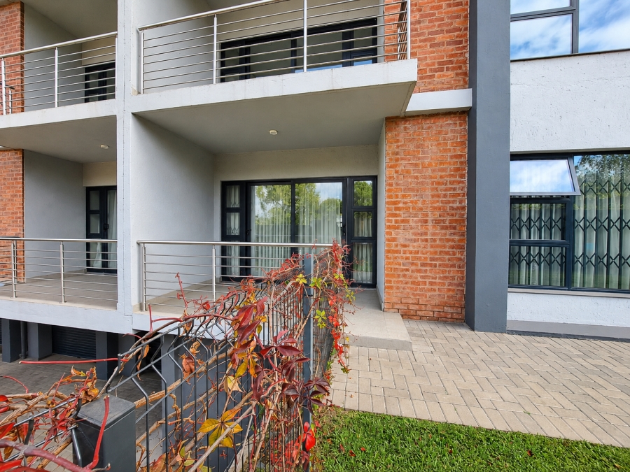 2 Bedroom Property for Sale in Die Hoewes Gauteng