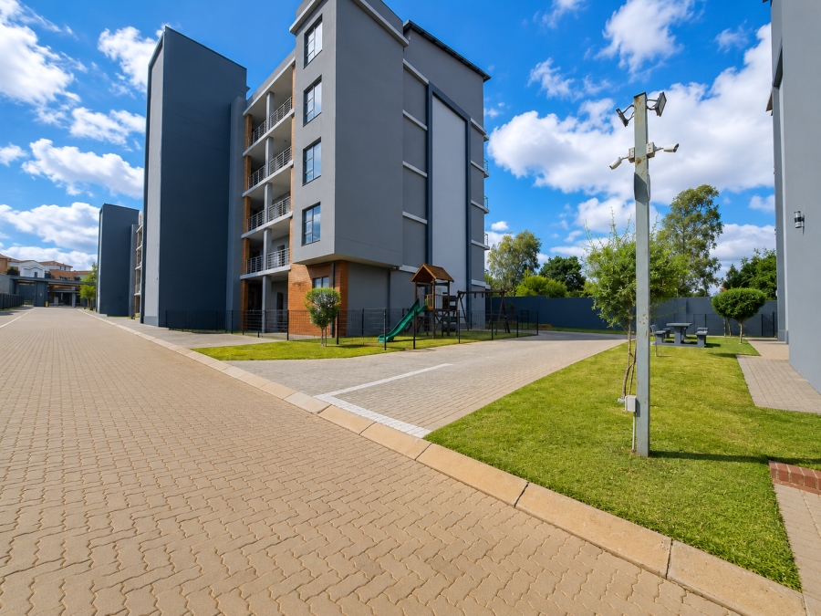 2 Bedroom Property for Sale in Die Hoewes Gauteng