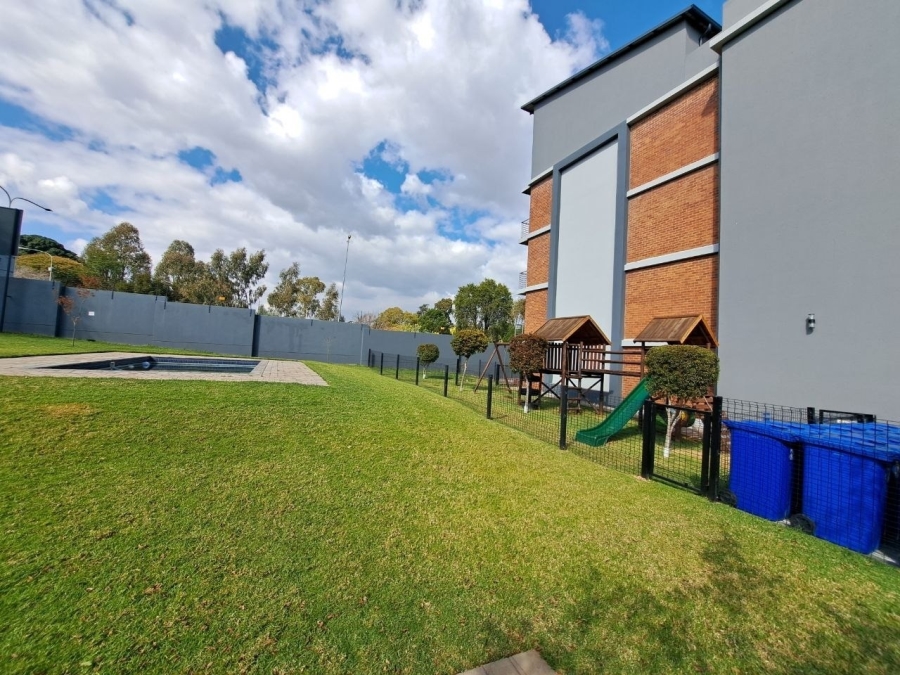 2 Bedroom Property for Sale in Die Hoewes Gauteng