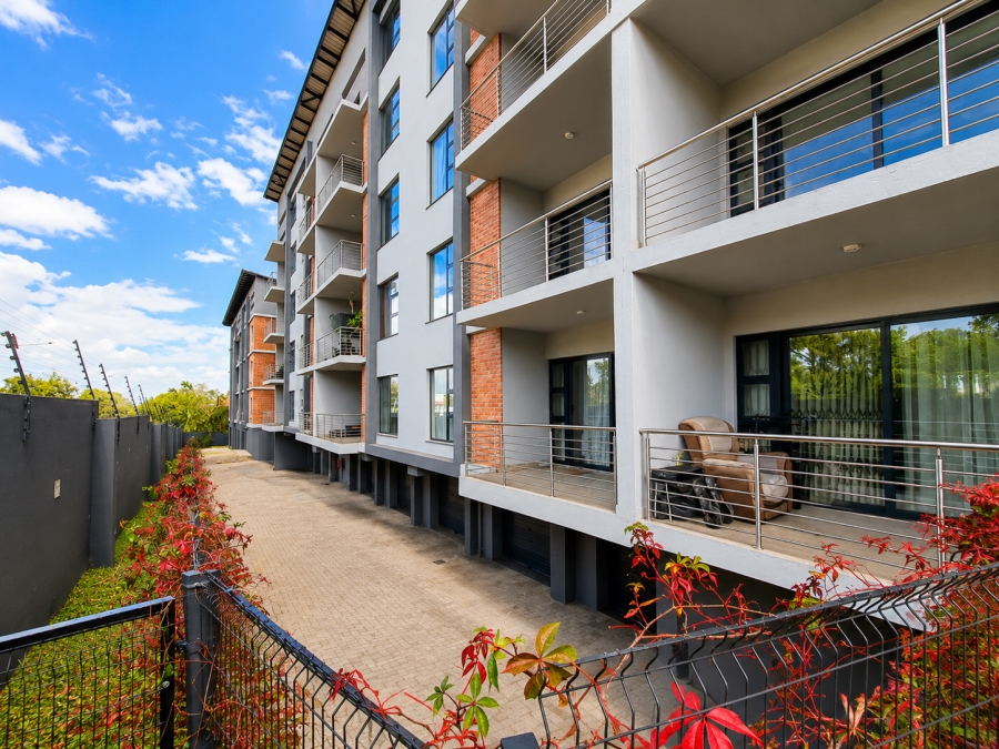 2 Bedroom Property for Sale in Die Hoewes Gauteng