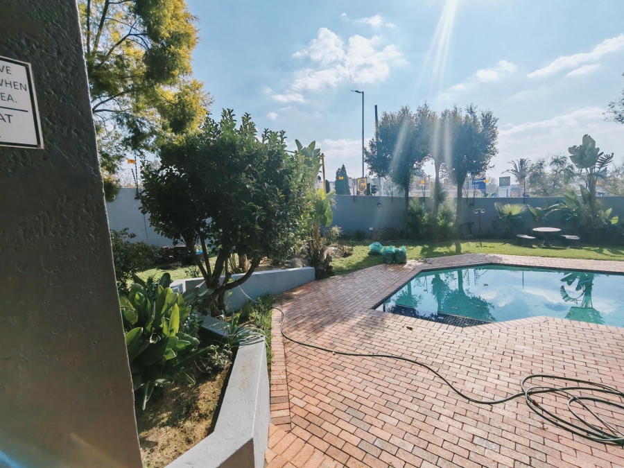 To Let 2 Bedroom Property for Rent in Morningside Gauteng