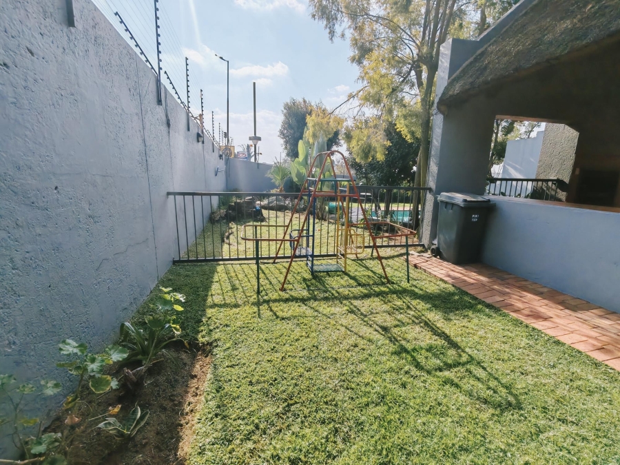 To Let 2 Bedroom Property for Rent in Morningside Gauteng