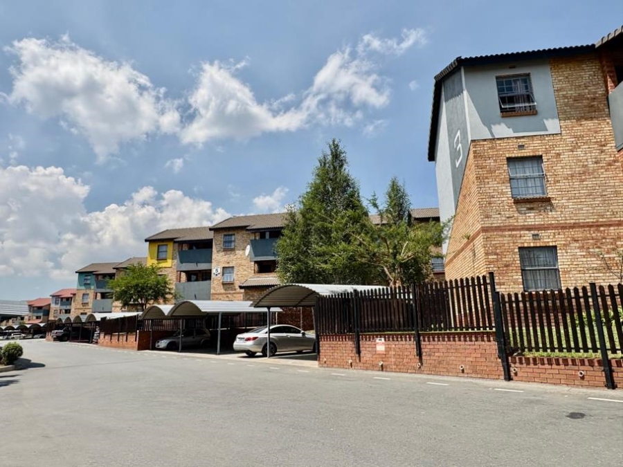 To Let 1 Bedroom Property for Rent in Noordwyk Gauteng