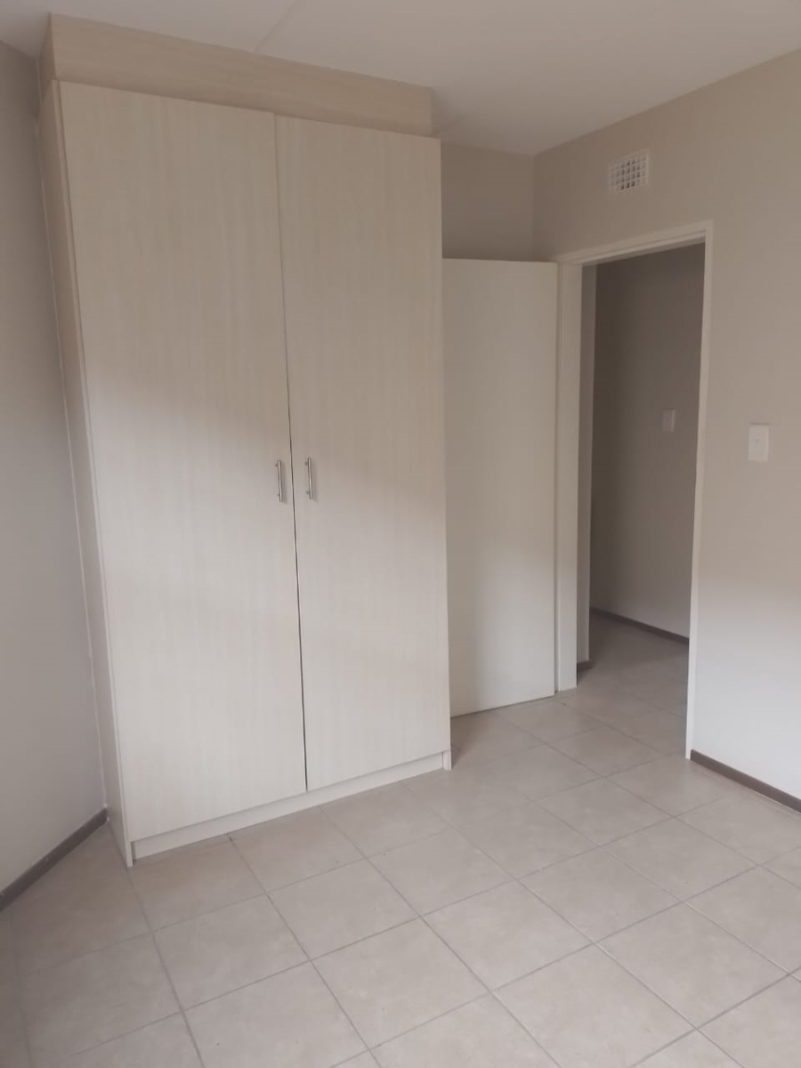 To Let 1 Bedroom Property for Rent in Noordwyk Gauteng