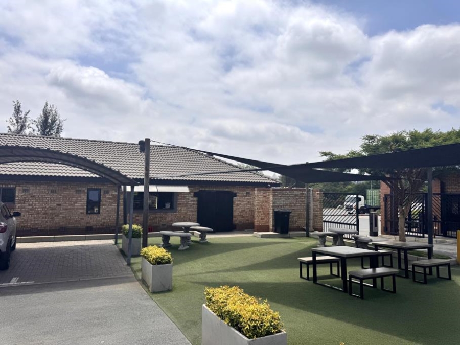 To Let 1 Bedroom Property for Rent in Noordwyk Gauteng