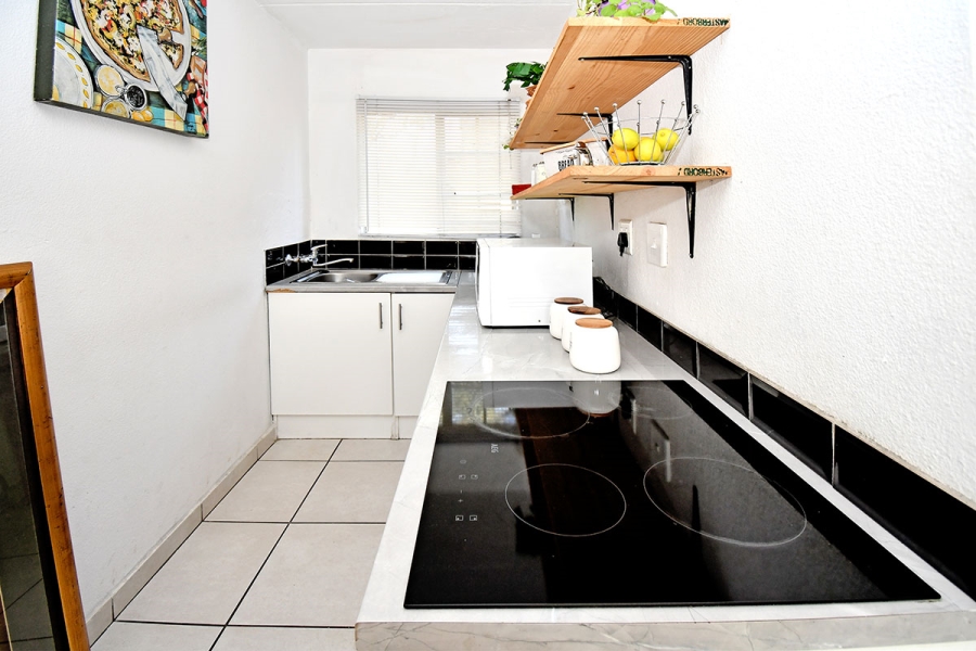 1 Bedroom Property for Sale in Sharonlea Gauteng