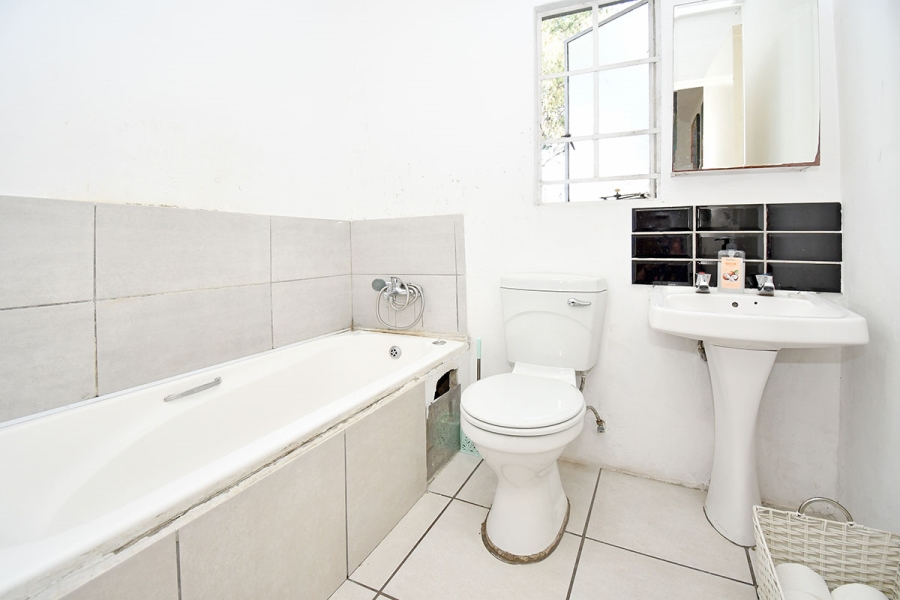 1 Bedroom Property for Sale in Sharonlea Gauteng