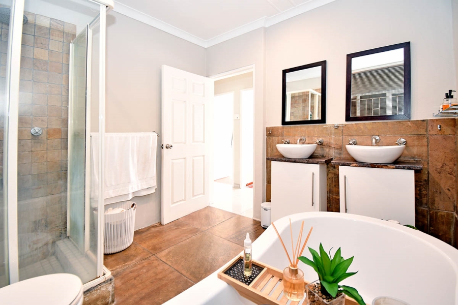 4 Bedroom Property for Sale in Blairgowrie Gauteng