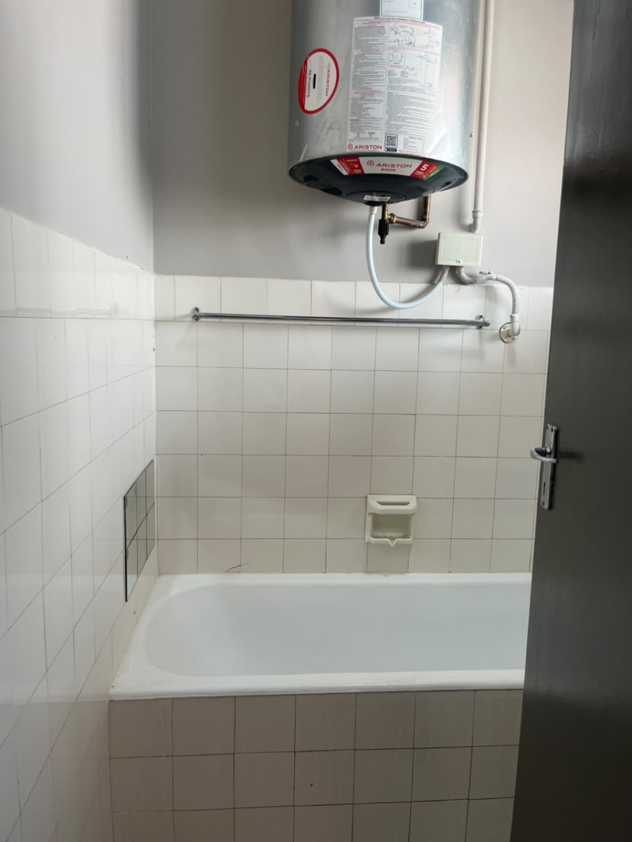To Let 1 Bedroom Property for Rent in Primrose Gauteng