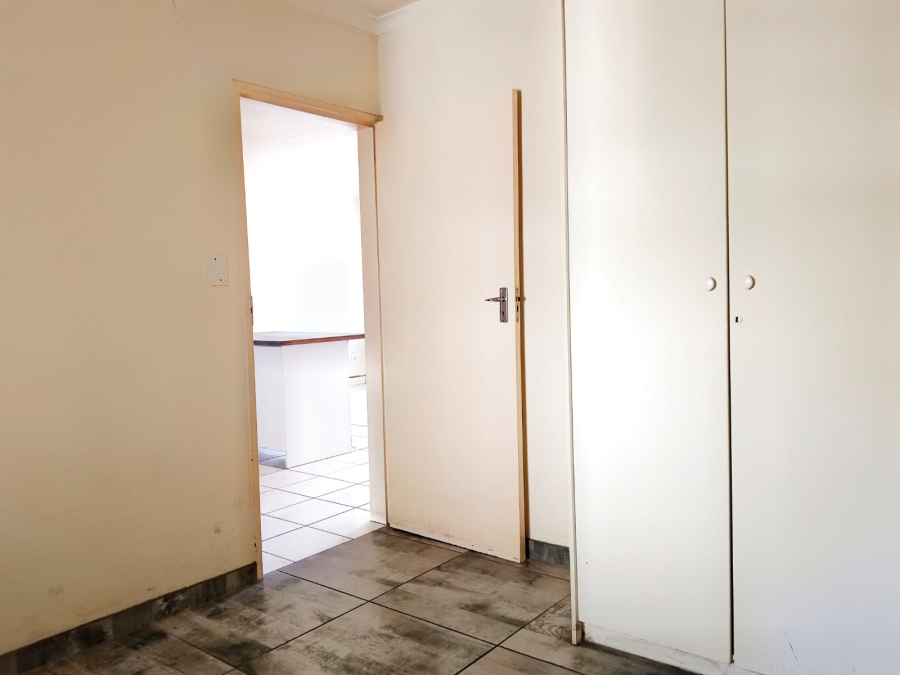 2 Bedroom Property for Sale in Weltevreden Park Gauteng