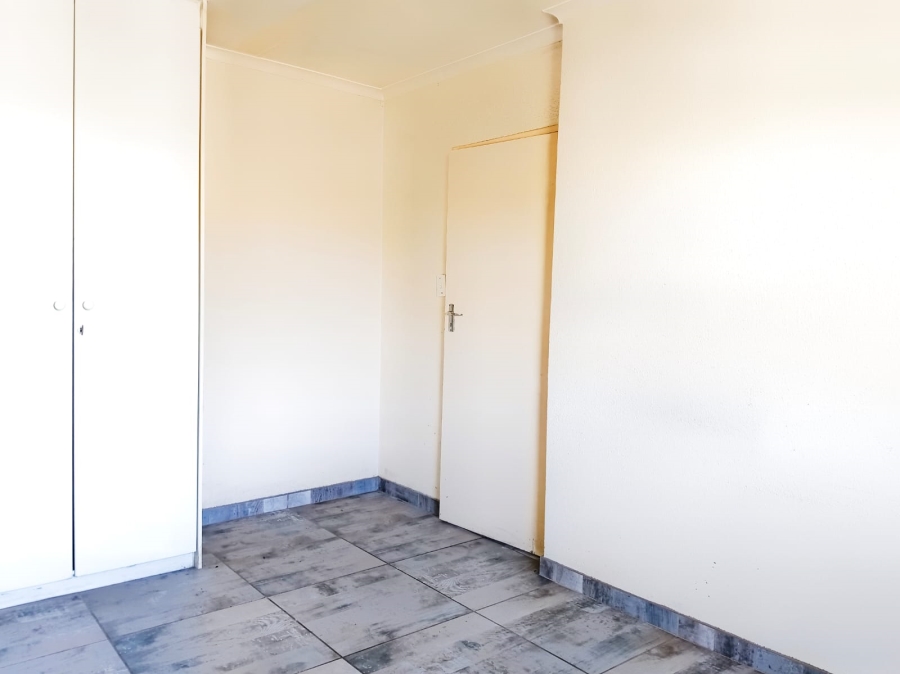 2 Bedroom Property for Sale in Weltevreden Park Gauteng