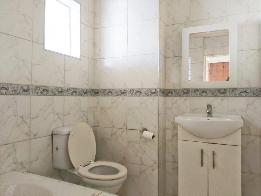2 Bedroom Property for Sale in Weltevreden Park Gauteng