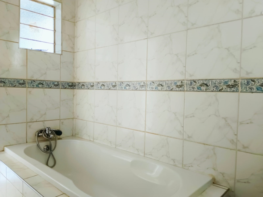 2 Bedroom Property for Sale in Weltevreden Park Gauteng